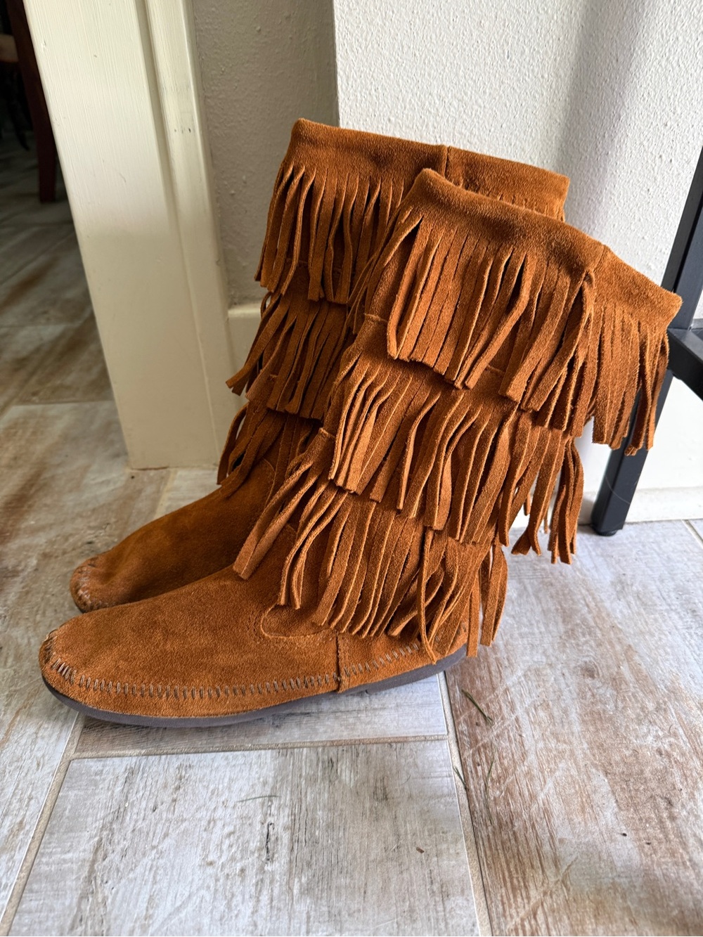 Minnetonka Brown 3-Layer Fringe Boot 7.5
